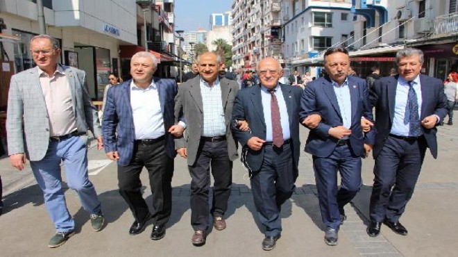 CHP İzmir Milletvekilleri kol kola yollarda!