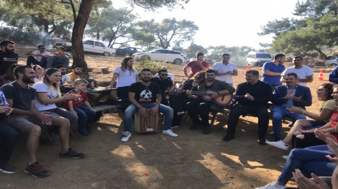 CHP Karşıyaka gençliği piknikte buluştu