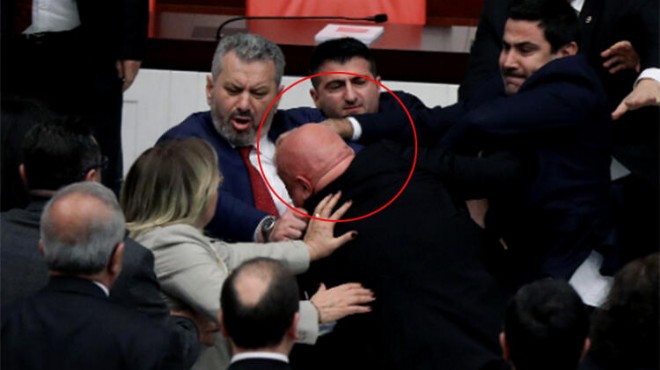 CHP li Engin Özkoç a yumruk atmıştı! AK Partili vekilin eli kırıldı