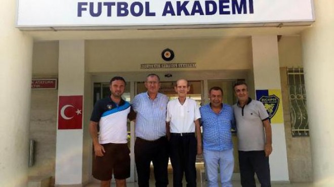 CHP li Sertel den Bucaspor Futbol Akademisi ne ziyaret