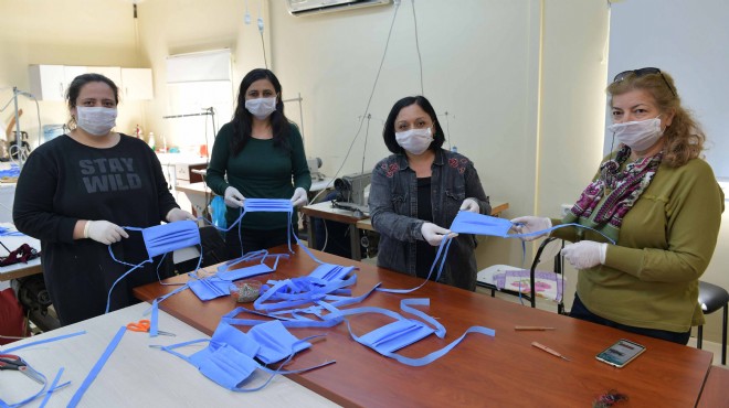 Çiğli’deki sağlıkçıların maskeleri belediyeden!