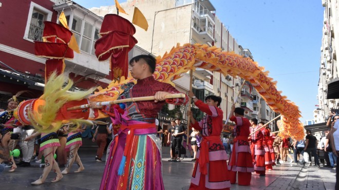 Çin karnavalı İzmir sokaklarında!