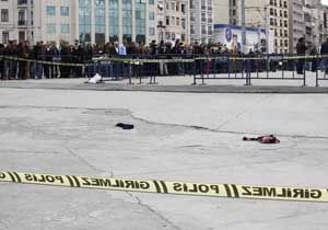 Flaş! Taksim de polise silahlı saldırı 