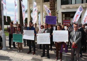 İzmir’de Eğitim-İş’ten Bardakçı’ya istifa çağrısı 