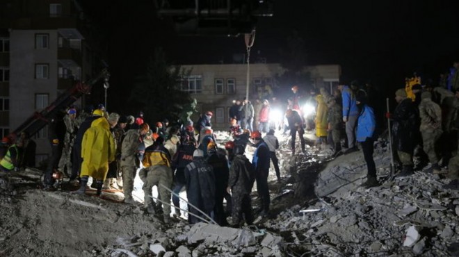 Deprem soruşturması: EGM, 63 kişinin peşinde!