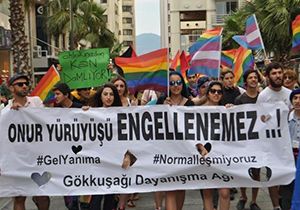 Onur Yürüyüşü ne müdahaleye İzmir de protesto