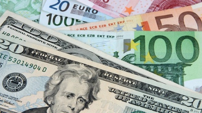 Dolar ve euro yeni haftaya da tarihi rekorlarla başladı