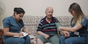 Bornova Belediyesi yaşlıları yalnız bırakmıyor 