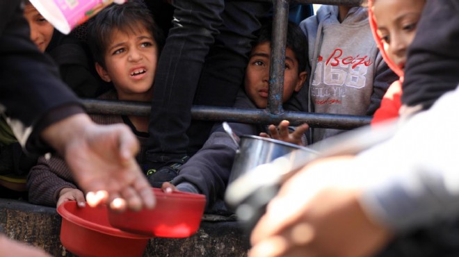 DSÖ: Gazze de çocukların açlıktan öldüğüne tanık olduk