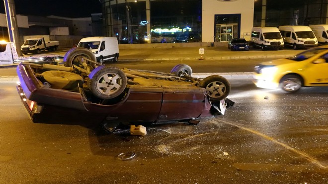 İzmir de  yok artık  dedirten kaza: Telefonu ararken takla attı!