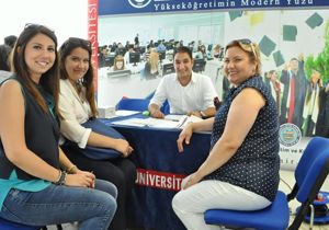 İzmir Üniversitesi’nde kayıtlara özel konforlu hizmet