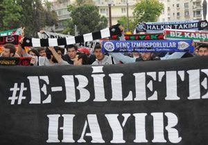 İzmirli taraftardan e-bilet protestosu!