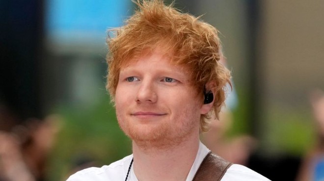 Ed Sheeran evinin bahçesine kendi mezarını kazdı