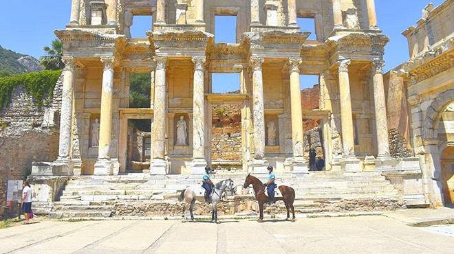 Efes Antik Kenti atlı jandarmalara emanet