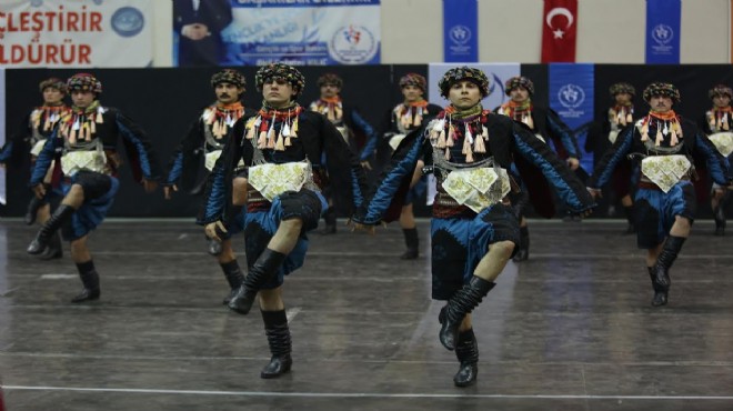 Ege nin birincisi Gaziemir Halk Dansları Ekibi
