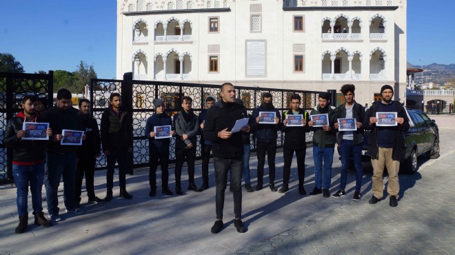Ege Üniversitesi nde Doğu Türkistan için protesto!
