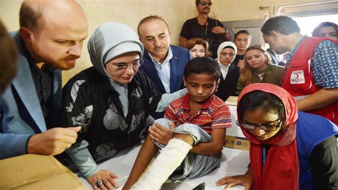 Emine Erdoğan Arakan lı sığınmacıları ziyaret etti