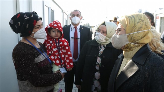 Emine Erdoğan, İzmir de depremzedeleri ziyaret etti