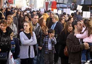 Türkiye nin yeni nüfusu belli oldu: Bir yılda...