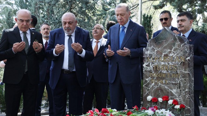 Erdoğan dan Alparslan Türkeş in mezarına ziyaret