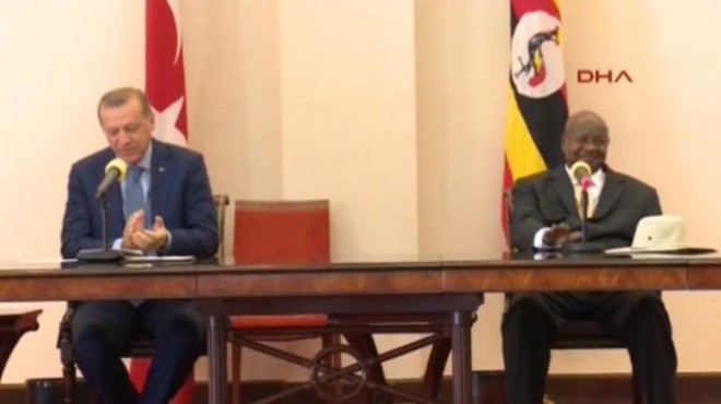 Erdoğan ile Museveni’nin toplantısında renkli anlar!