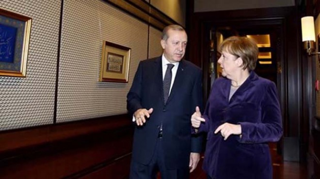 Erdoğan, Merkel’e Beştepe’yi gezdirdi!