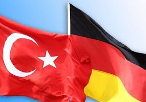 Alman Savunma Bakanı ndan Türkiye ye destek açıklaması