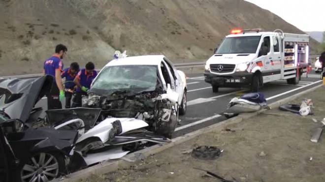 Erzincan da feci kaza: 3 ü çocuk 7 kişi...