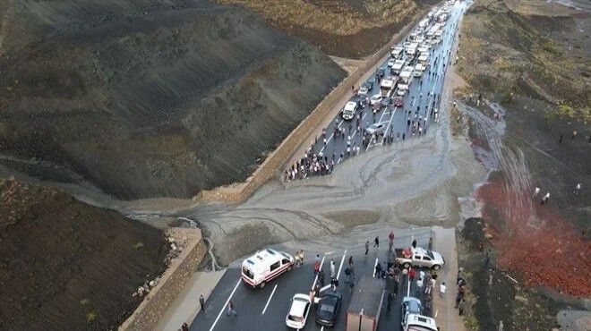 Erzincan-Sivas karayolu trafiğe kapandı