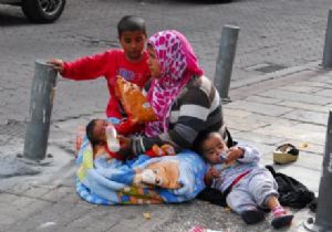 Eşi IŞİD le, O üç çocuğuyla İzmir de savaşıyor!