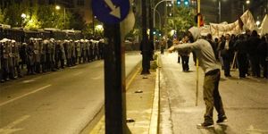 Atina da Türk büyükelçiliğine saldırı: 16 gözaltı