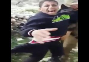 İsrail askerleri Filistinli çocuklara köpekle saldırdı! 