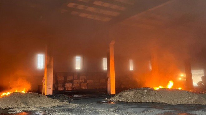Fabrika alev alev yandı: 4 kişi hastanelik oldu!