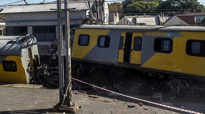 Facia! Tren raydan çıktı: 53 ölü
