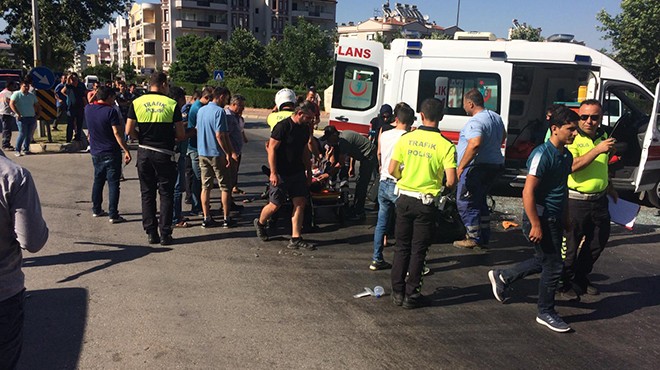 Feci kaza: Servis minibüsü ile motosiklet çarpıştı!