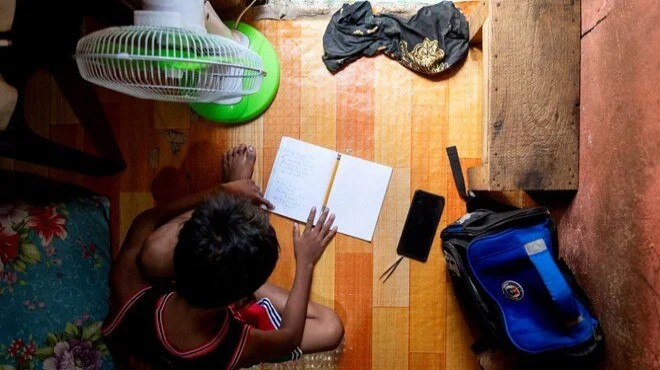 Filipinler de rekor sıcaklık uzaktan eğitim kararı aldırdı