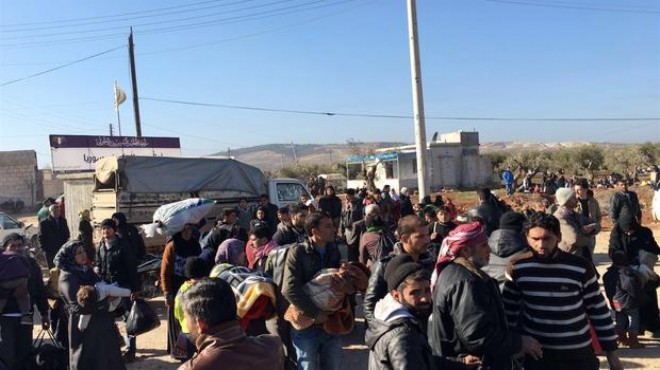 Flaş! BM: On binler Türkiye sınırında!