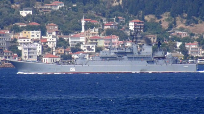 Flaş! Rus savaş gemisi Ege’ye açıldı!