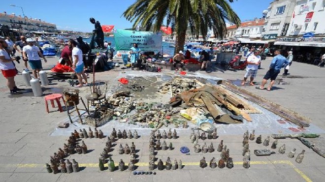 Foça da deniz temizliği: Plastik, metal, şişe...