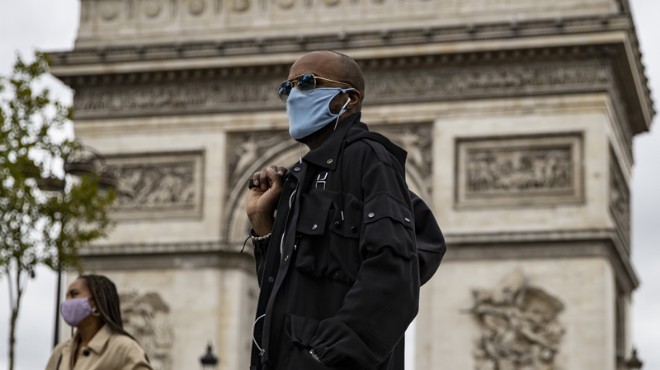 Fransa da günlük koronavirüs vaka sayısı 10 bini aştı