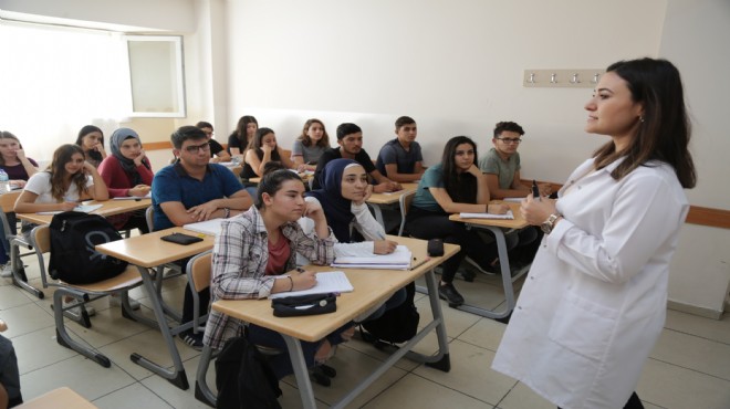 Gaziemir de eğitim gururu: Sınavlara GAZİSEM damgası!