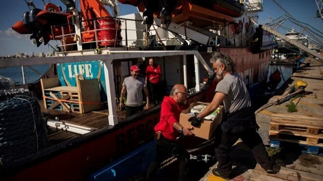 Gazze ye ilk denizden yardım ulaştı