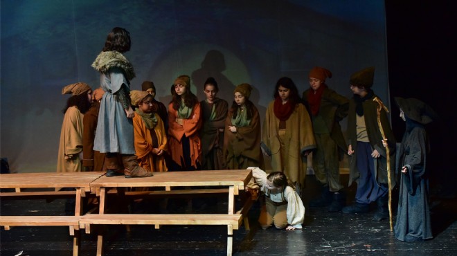 Geleceğin tiyatrocuları Bornova’da yetişiyor