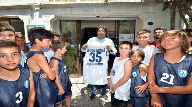 Genç basketbolculardan Başkan Demirağ a ziyaret