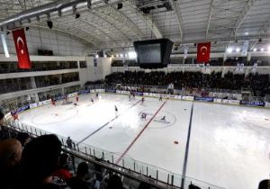 İzmir in buz sporları tesisi bakıma giriyor