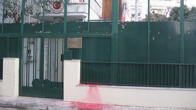 Gümülcine de Türk Konsolosluğuna boyalı saldırı