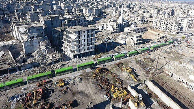 Halep de son durum: İlk tahliye konvoyu ulaştı