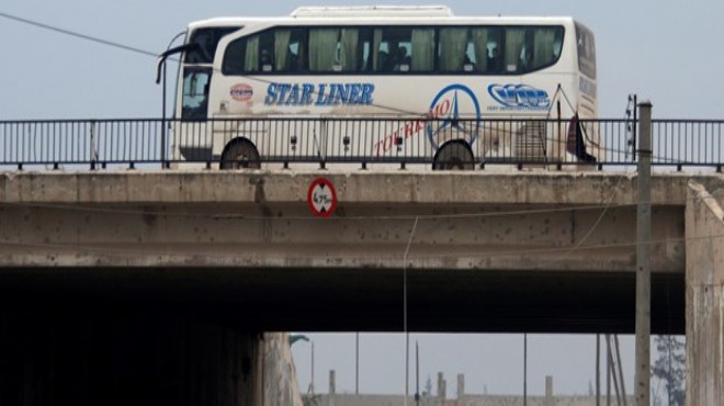 Halep te tahliye otobüsleri ateşe verildi