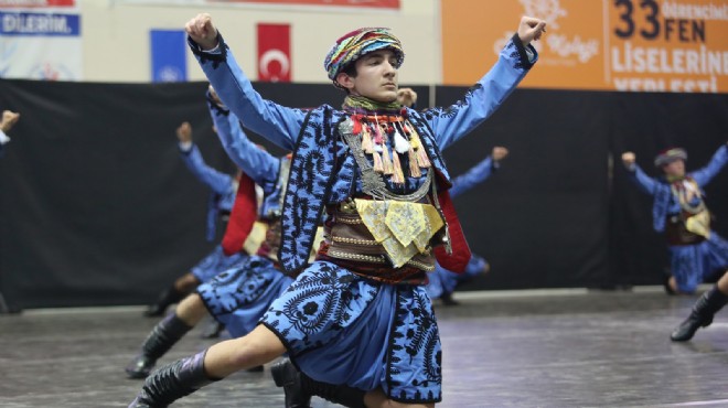 Halk oyunları yarışmasında şampiyon Gaziemir