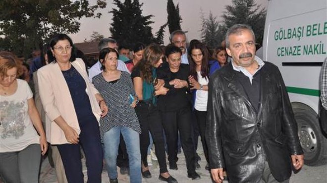 HDP’li Tuğluk un annesinin cenazesine saldırı!